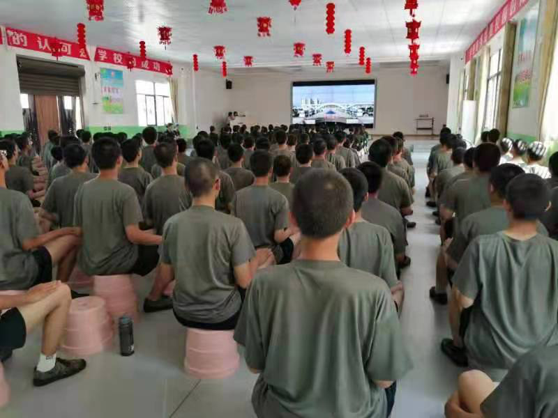 孩子早戀，有哪些因素值得家長重視？