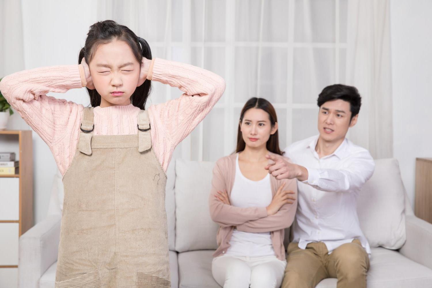 叛逆期孩子改造學校：叛逆厭學的孩子應該如何相處和交流？