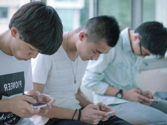 孩子網(wǎng)癮非常嚴(yán)重，找青少年教育學(xué)校的心理咨詢有效果嗎