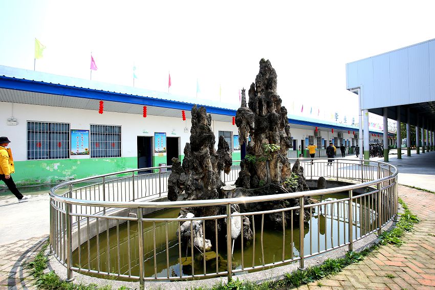 1-2104151F143Z1.JPG