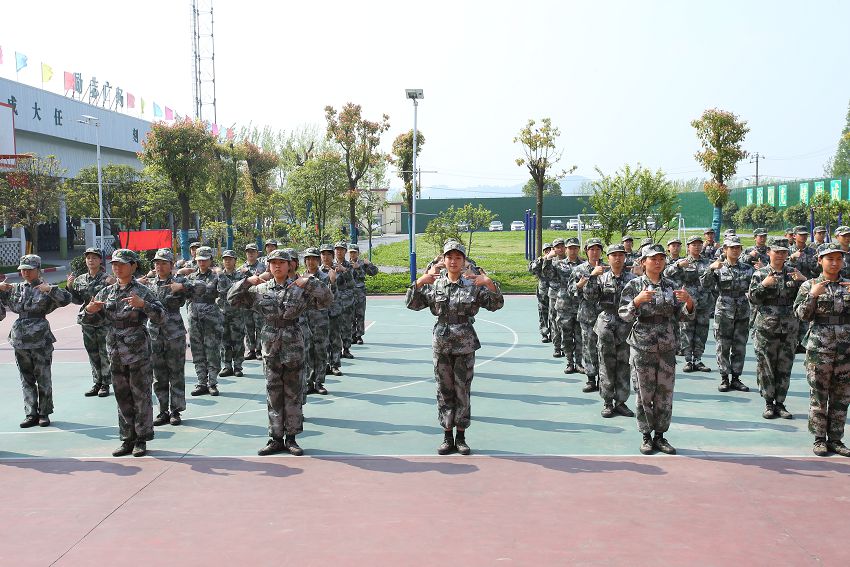 孩子厭學不上學咋辦，看看孩子為什么厭學(圖1)