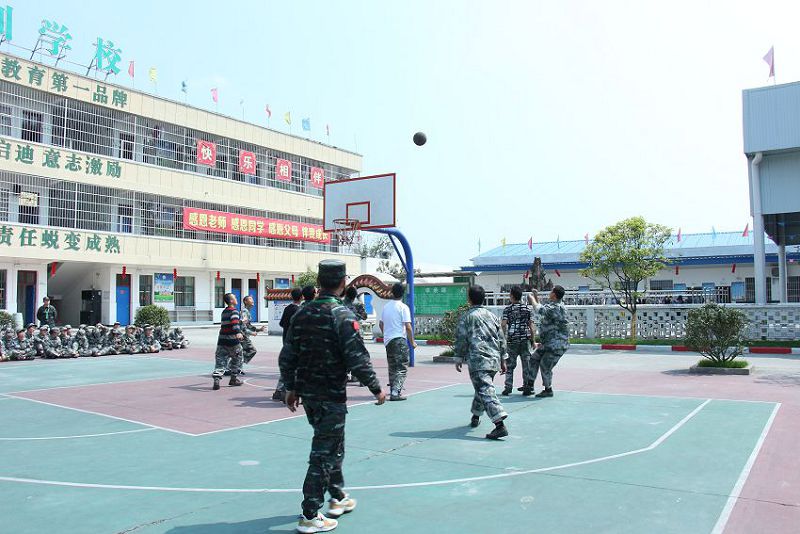 特訓(xùn)學(xué)校：為什么孩子會(huì)離家出走？