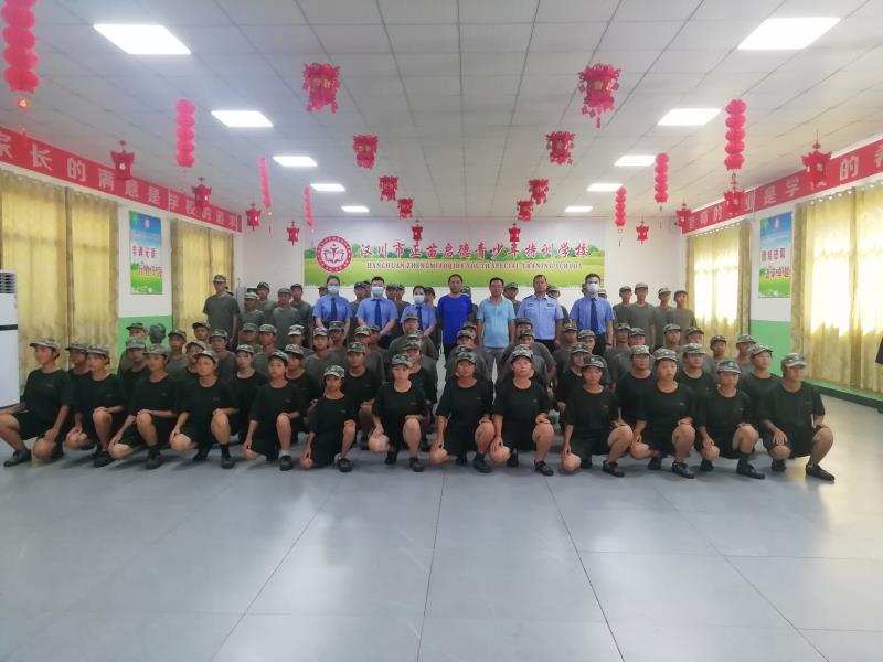 檢察院領(lǐng)導(dǎo)蒞臨我校開(kāi)展法制