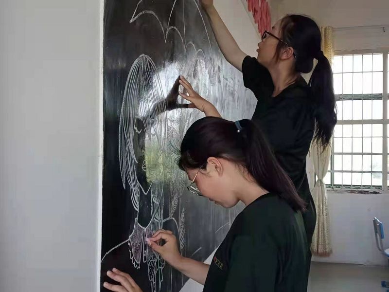 初中早戀女孩的成長蛻變，從正苗開始