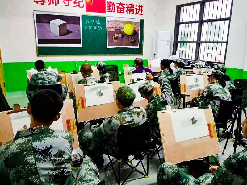 女孩子叛逆期早戀怎樣教育？家長怎么引導叛逆早戀的孩子？