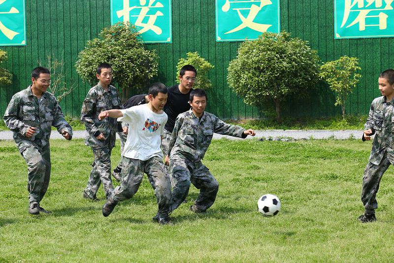 叛逆期的叛逆少年學校有什么優(yōu)點？如何引導叛逆期的少年(圖2)