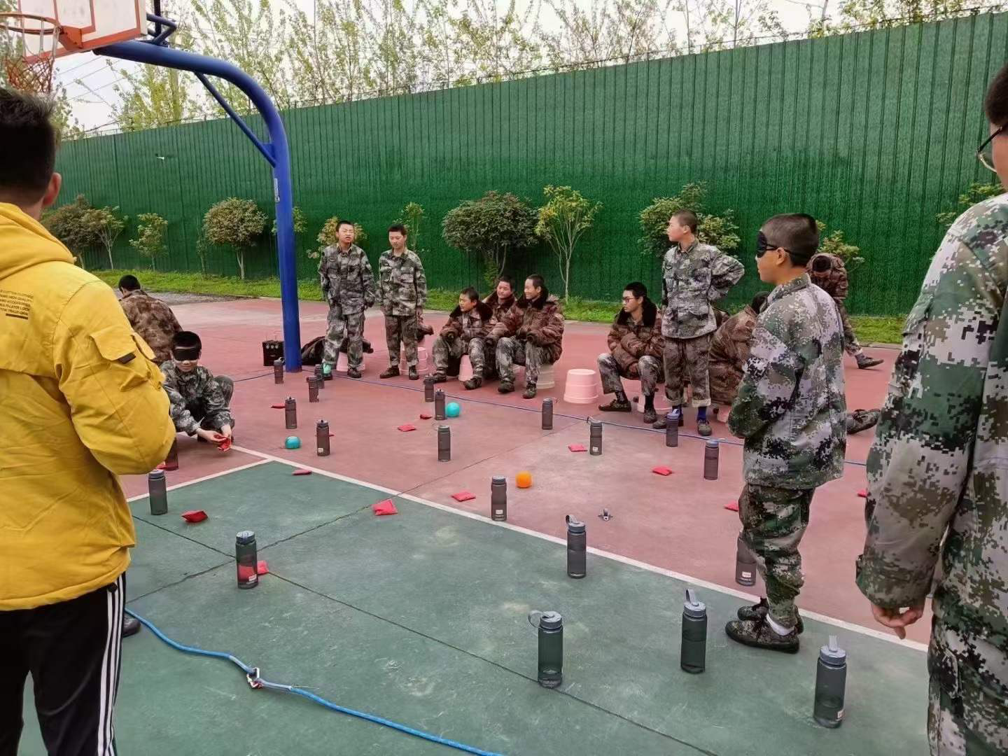 孩子沉迷手機是因為沒有良好的外部環境來約束嗎？