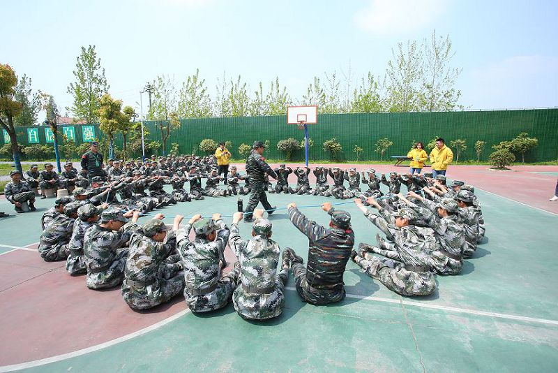學(xué)生進行教育知識時，不能忘了身體與心理健康教育   