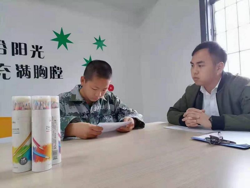 特殊孩子特訓(xùn)學(xué)校解析什么是一對一輔導(dǎo)？