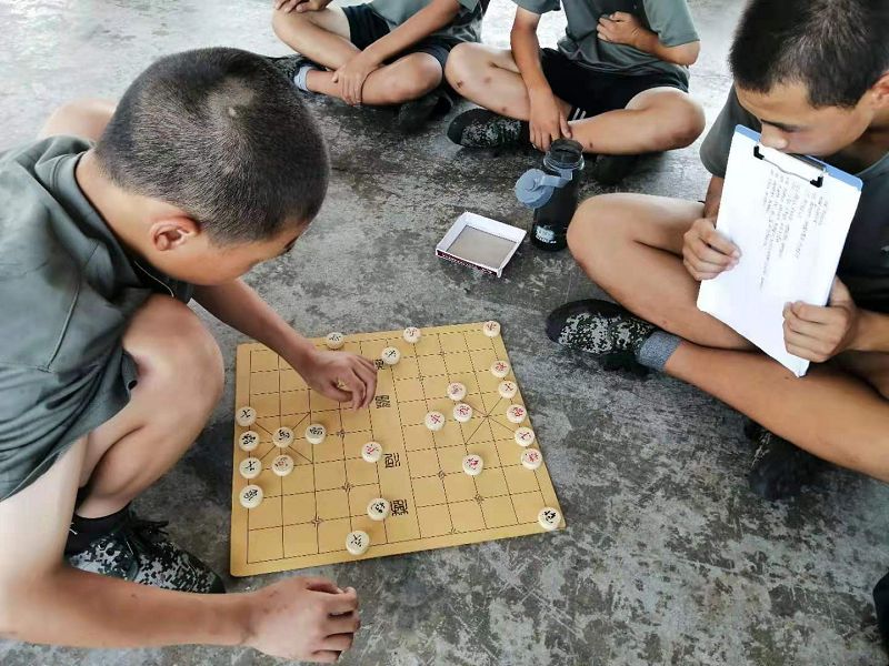 孩子不聽話厭學逃學的原因是什么？
