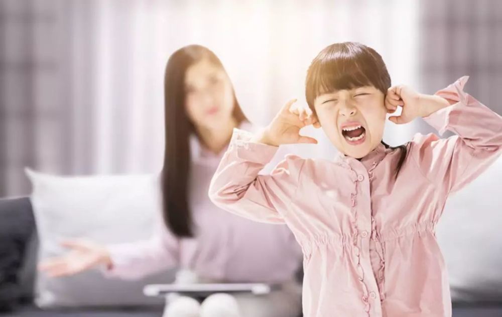 青少年特訓學校，叛逆初中生玩手機怎么辦？
